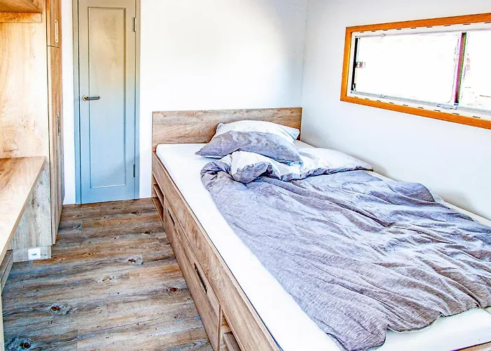 船屋 Amazing Ship In 3*