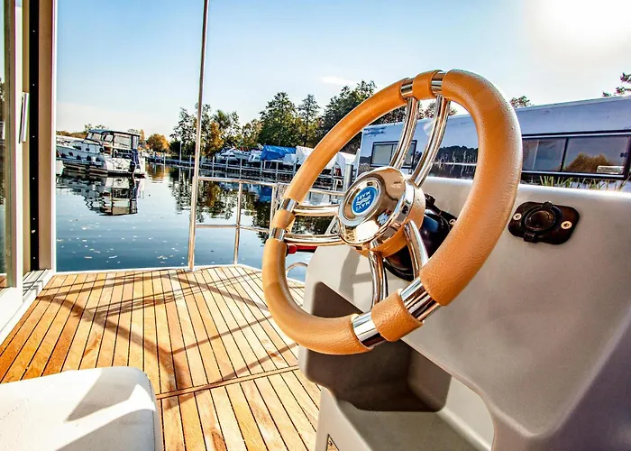 船屋 Amazing Ship In